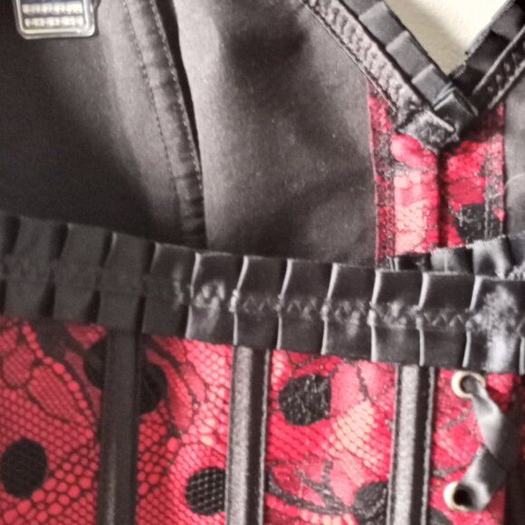 Corset 'Alivila.y' Red/Black Satin & Lace Size XXL - Picture 15 of 16